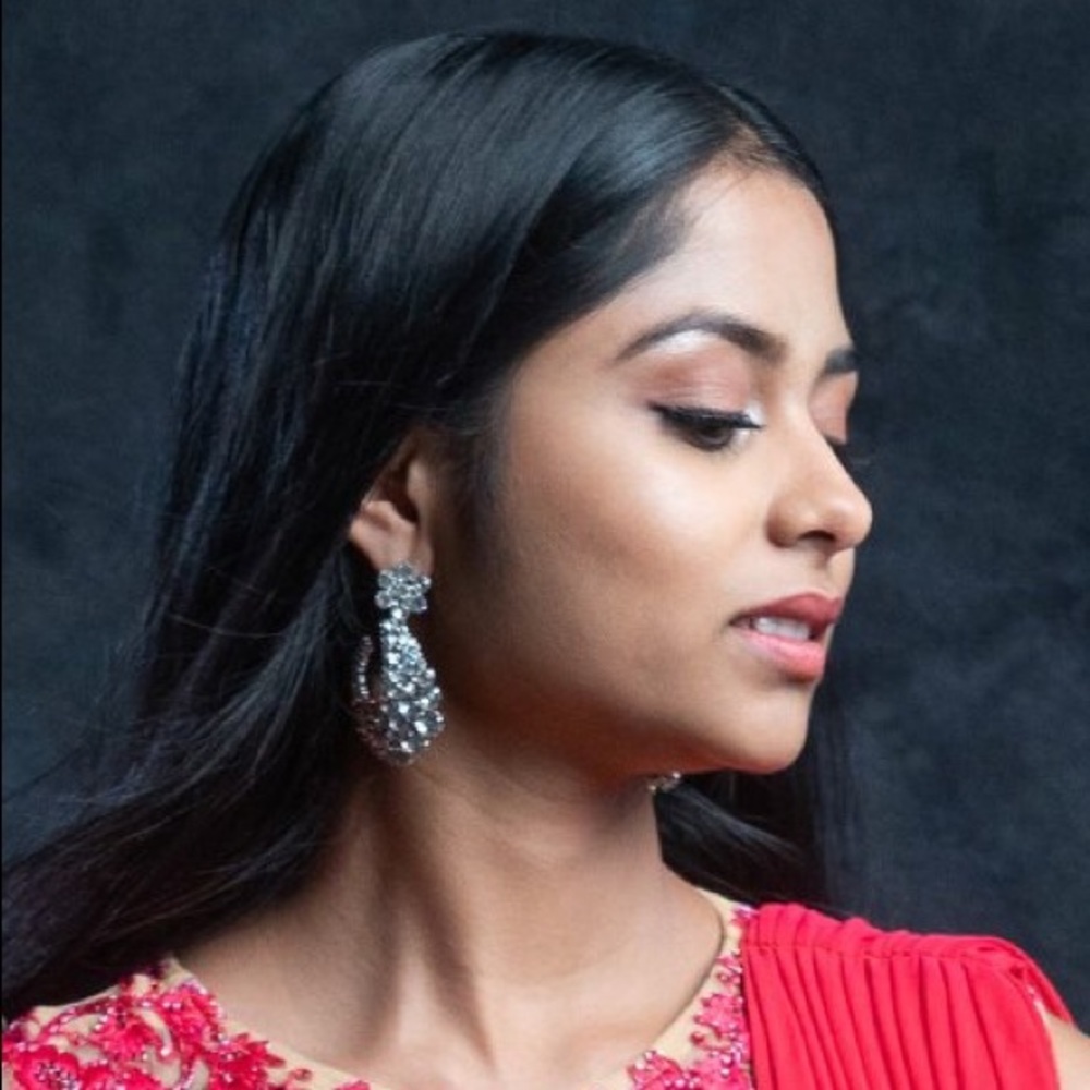 🎉🎉Hp🎉🎉Sophisticated push back Earrings - Picture 5 of 6